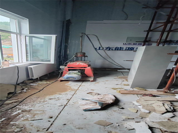 南山地基基础下沉墙体裂缝加固注浆顶升施工