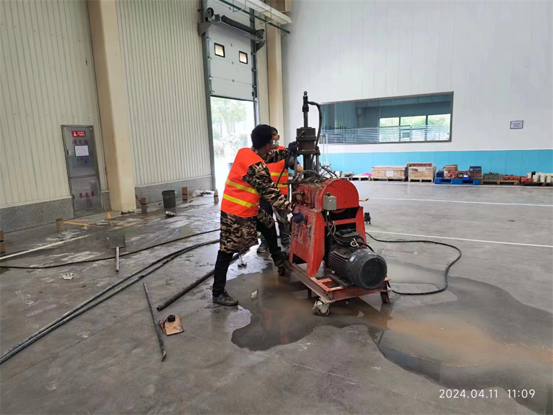 南山厂房地面下沉塌陷注浆加固施工